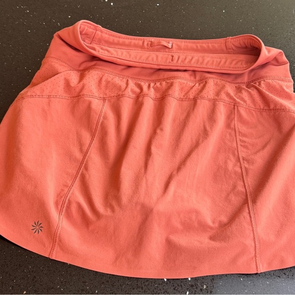 Athleta Coral Shorts - Picture 2 of 10